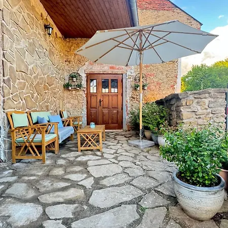 Σπίτι διακοπών Dom Na Hradbach *