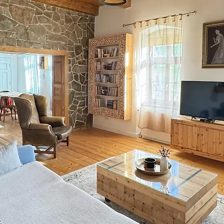 Dom Na Hradbach Feriehus *